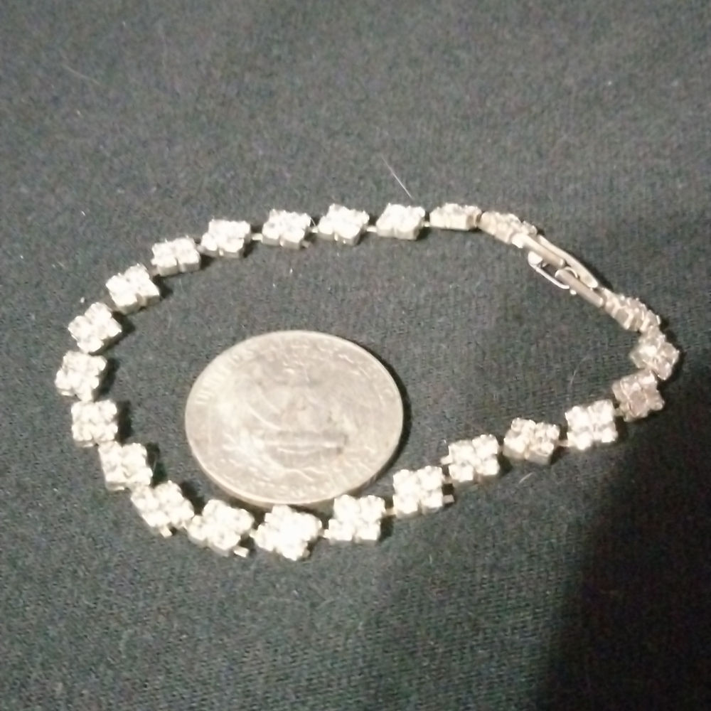Petite Vintage 7" silver tone and rhinestone bracelet (sku 910) - Picture 8 of 8